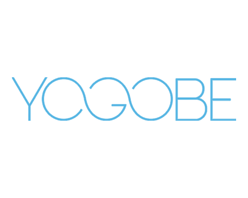 yogobe_logo_500x400px Ljusblå Yogobe-logotyp med rundade bokstäver i modern stil.